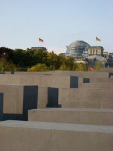 Das Holocaust Mahnmal in Berlin (A.Fehmel / pixeilo.de)